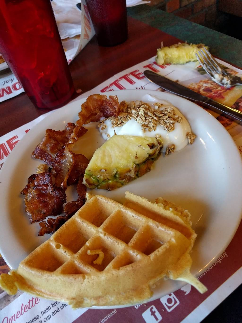 Big Boy | restaurant | 530 Lansing St, Charlotte, MI 48813, USA | 5175430775 OR +1 517-543-0775