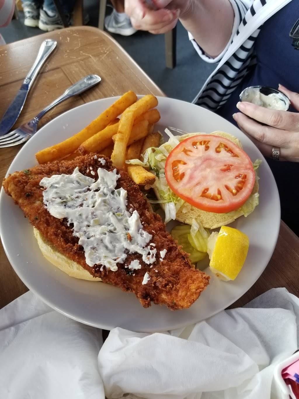 Off The Hook Restaurant and Bar | restaurant | 1 NJ-36, Highlands, NJ 07732, USA | 7328722006 OR +1 732-872-2006