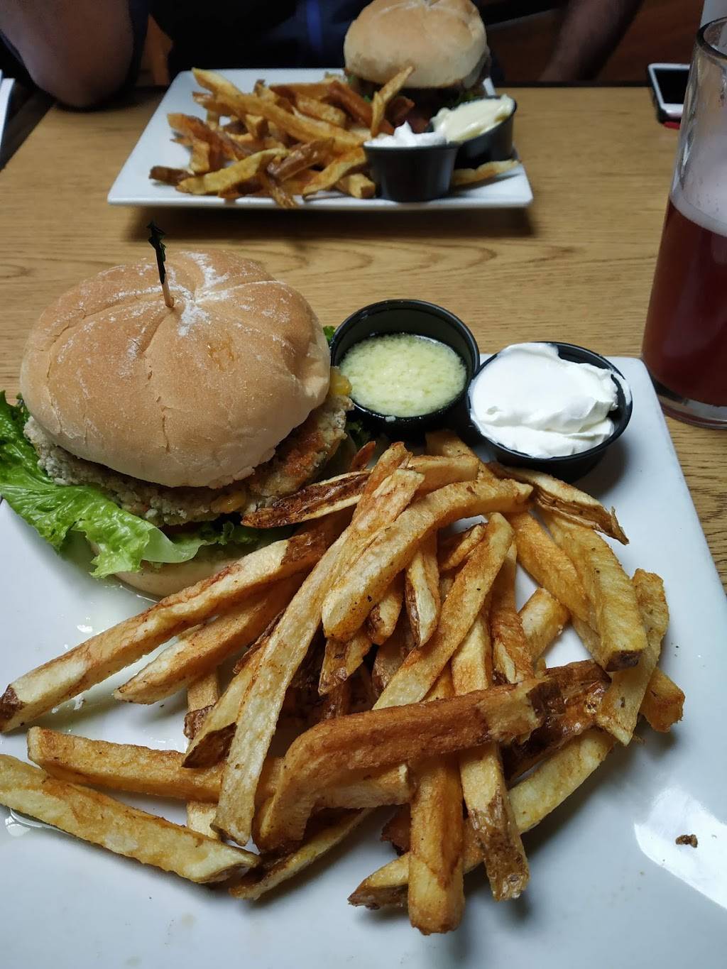 The Social Bar + Kitchen | restaurant | 208 Bank St, New London, CT 06320, USA | 8604426900 OR +1 860-442-6900