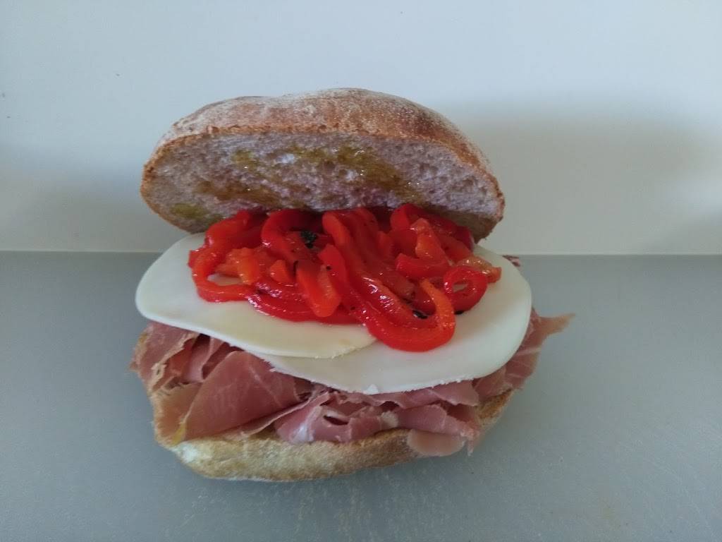 Frattellos | restaurant | 302 Aqueduct St, Welland, ON L3C 3T6, Canada | 2898209577 OR +1 289-820-9577