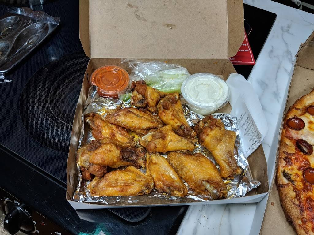 Zahz Pizza | restaurant | 596 Cayuga Rd, Cheektowaga, NY 14225, USA | 7166309249 OR +1 716-630-9249