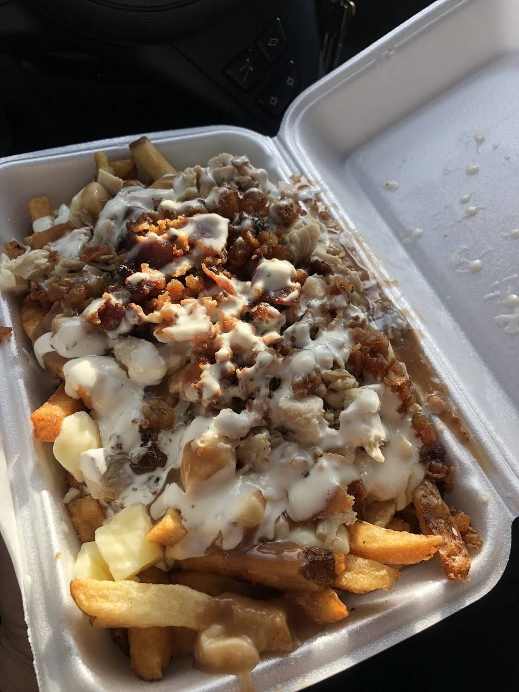 Eighteen 12 Poutinerie | restaurant | 421 Sandwich St S, Amherstburg, ON N9V 3K8, Canada | 5197139598 OR +1 519-713-9598