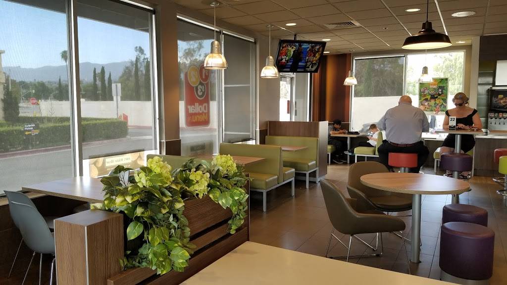 McDonalds | cafe | 808 Serfas Club Dr, Corona, CA 92882, USA | 9513409089 OR +1 951-340-9089