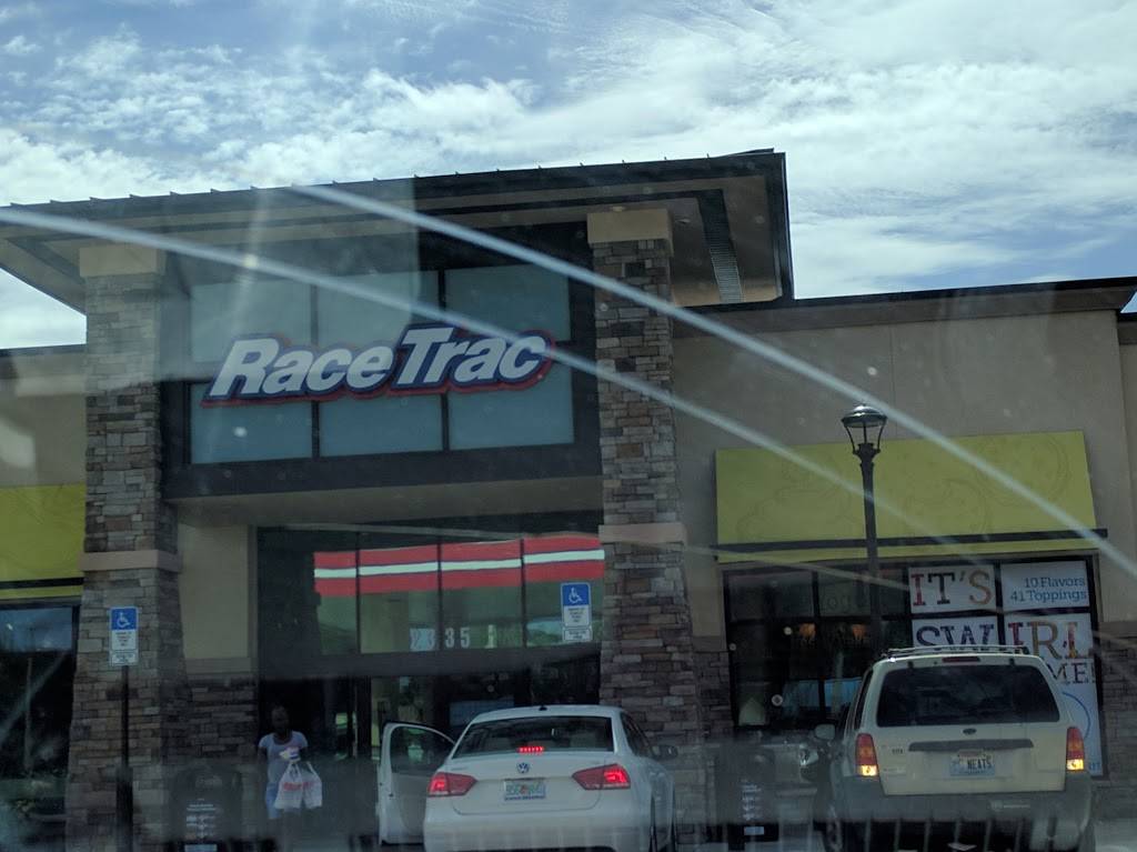 RaceTrac | bakery | 2335 Cleveland Ave, Fort Myers, FL 33901, USA | 2392260742 OR +1 239-226-0742