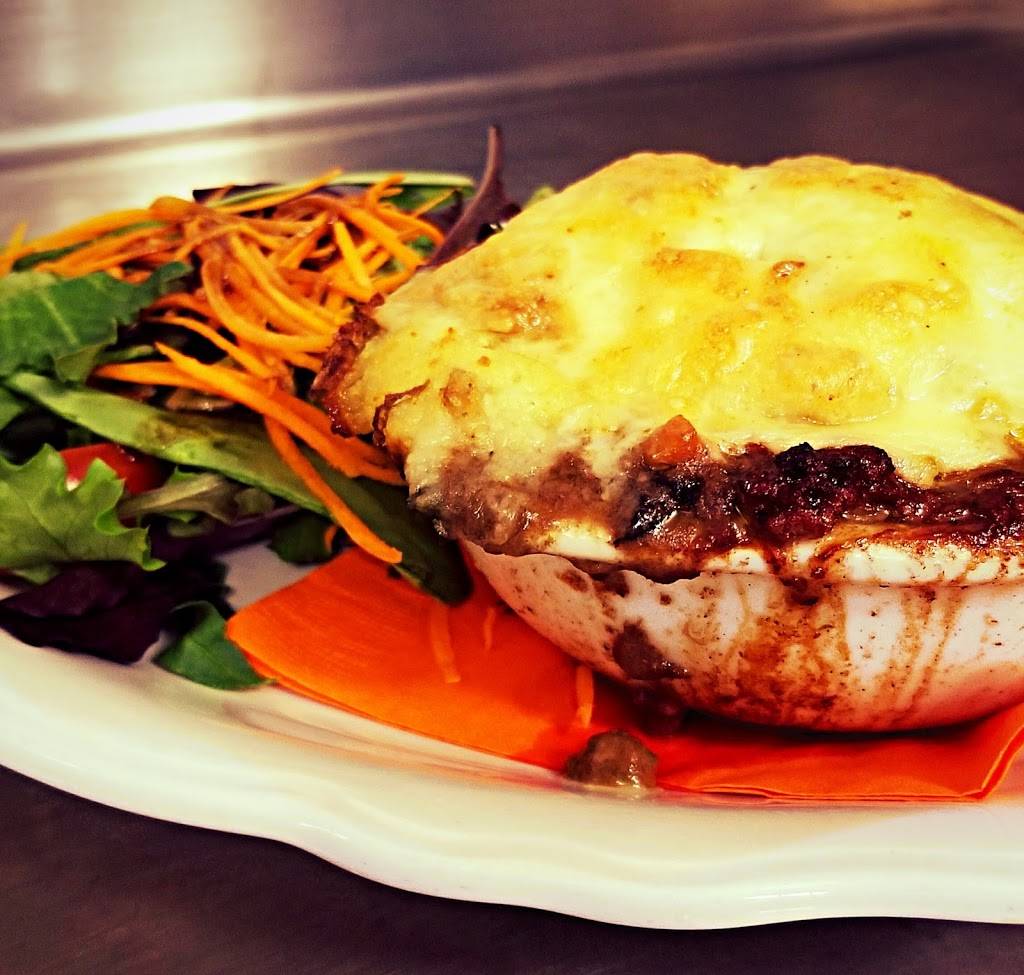 Highland Lodge | restaurant | 1608 Craftsbury Rd, Greensboro, VT 05841, USA | 8023224456 OR +1 802-322-4456