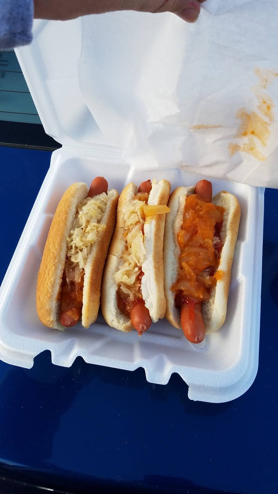 Charlies Legendary Hot Dogs & Onions LLC | restaurant | 16 Lowell Ave, Islip Terrace, NY 11752, USA | 6316173480 OR +1 631-617-3480