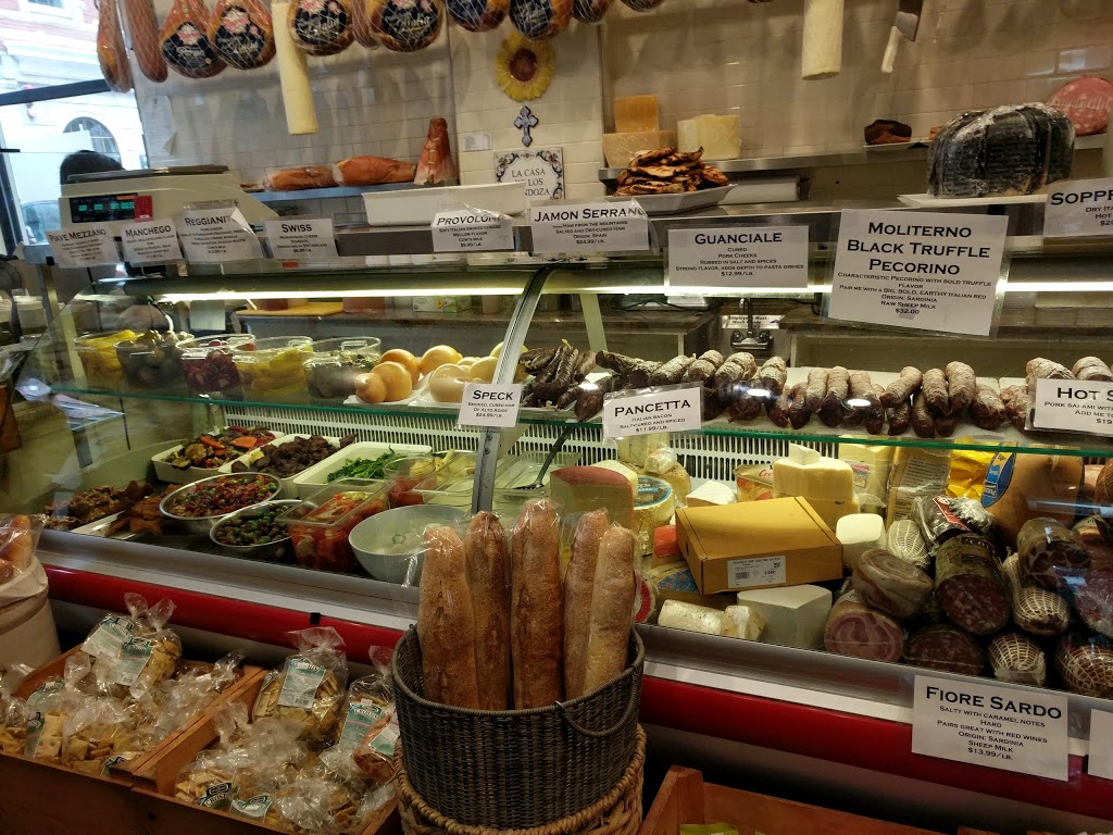 Monicas Mercato | meal takeaway | 130 Salem St, Boston, MA 02113, USA | 6177424101 OR +1 617-742-4101