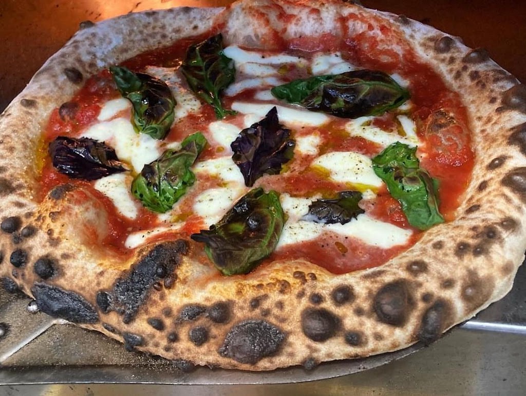 Pond Hill Farm | cafe | 5699 S Lake Shore Dr, Harbor Springs, MI 49740, USA | 2315263276 OR +1 231-526-3276