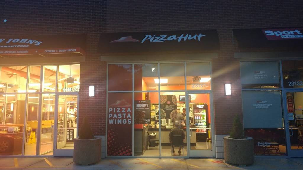 Pizza Hut | meal takeaway | 23137 Woodward Ave, Ferndale, MI 48220, USA | 2485484906 OR +1 248-548-4906