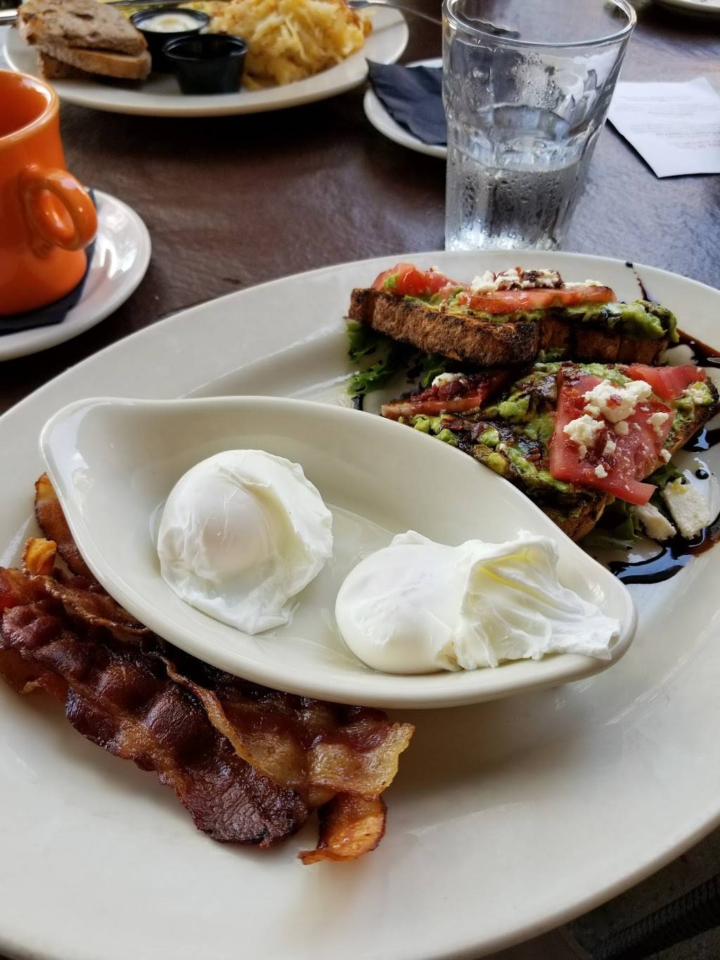 Town Kitchen & Bar | restaurant | 7301 SW 57th Ct, South Miami, FL 33143, USA | 3057408118 OR +1 305-740-8118