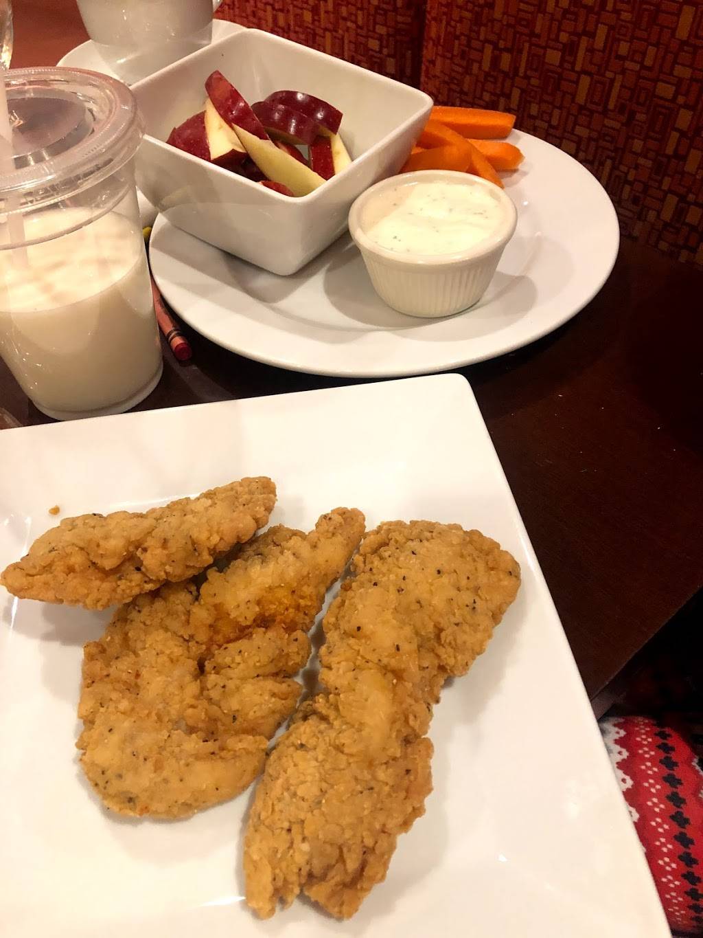 Edgewater Grille | cafe | 300 E 9th St, Coralville, IA 52241, USA | 3198875018 OR +1 319-887-5018