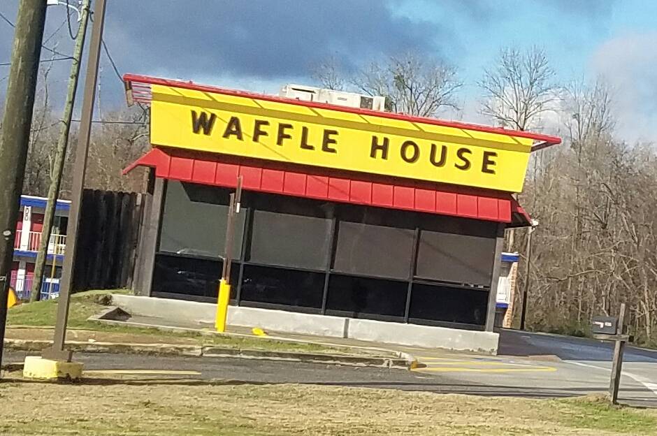 Waffle House | restaurant | 4285 Pio Nono Ave, Macon, GA 31206, USA | 4787840635 OR +1 478-784-0635