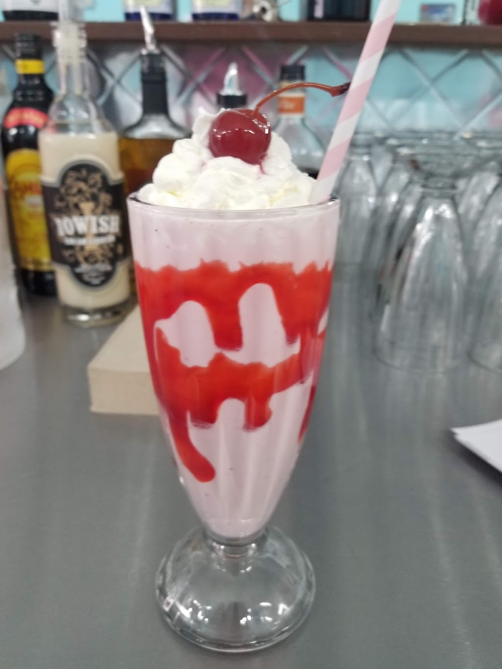 The Parlor @Cilinos | restaurant | 230 8th Ave SE, Wellman, IA 52356, USA | 3196464555 OR +1 319-646-4555