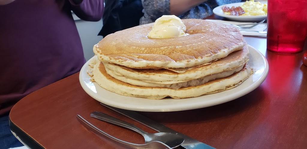 D Js Campus Kitchen LLC | restaurant | 405 Williams St, New London, CT 06320, USA | 8604391572 OR +1 860-439-1572