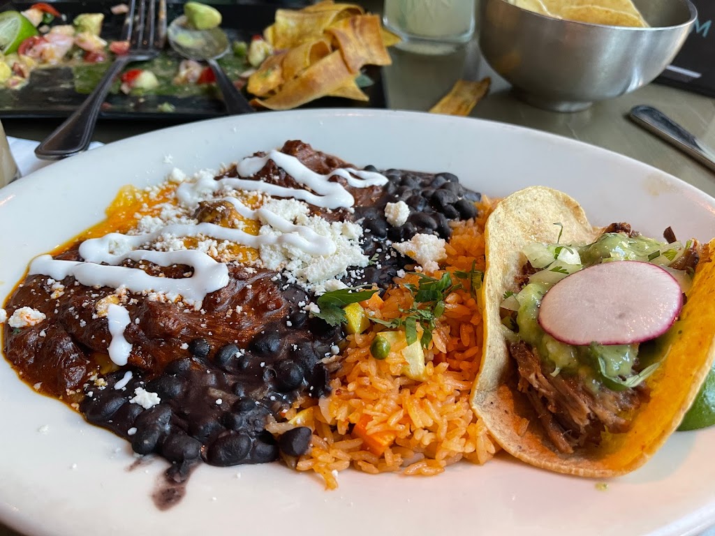 Miriam Cocina Latina | restaurant | 2015 Woodall Rodgers Fwy, Dallas, TX 75201, USA | 2148555275 OR +1 214-855-5275