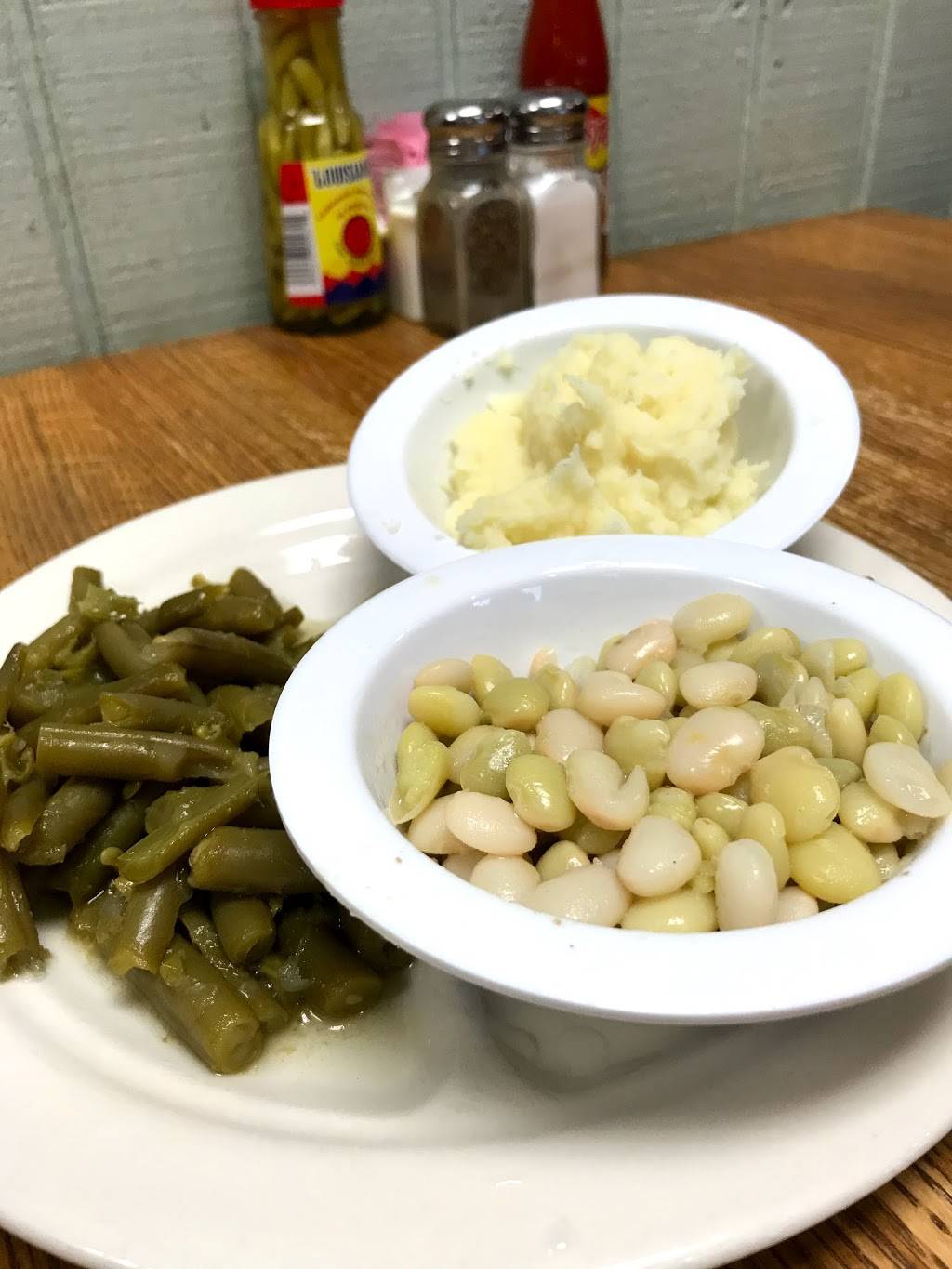 Jeneanes At Pinebrook | restaurant | 4436 Forsyth Rd, Macon, GA 31210, USA | 4784764642 OR +1 478-476-4642