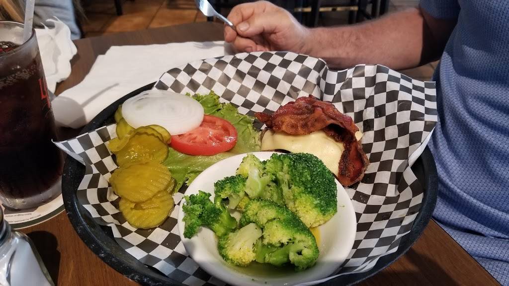 Uncle Linnys Food and Brews | restaurant | 3901 Pontoon Rd, Granite City, IL 62040, USA | 6187971800 OR +1 618-797-1800