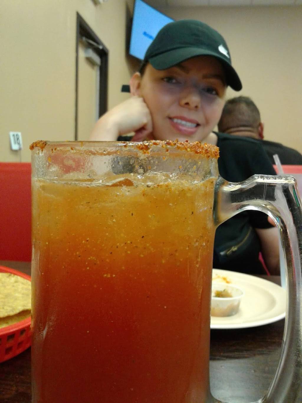 Mariscos El Viejon | restaurant | 11120 Atlantic Ave, Lynwood, CA 90262, USA | 3108855584 OR +1 310-885-5584