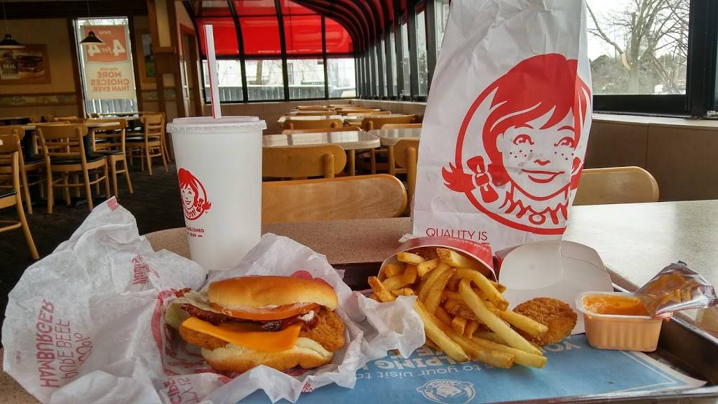 Wendys | restaurant | 633 W North Ave, Milwaukee, WI 53212, USA | 4142637397 OR +1 414-263-7397
