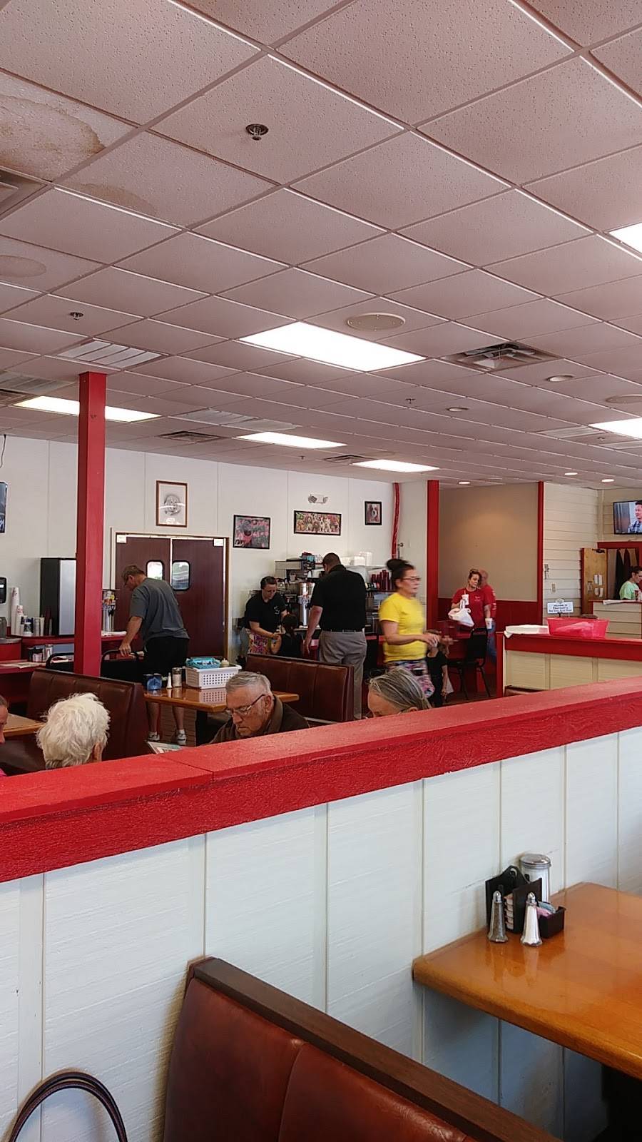 Darrells Dog Gone Good Diner | restaurant | 7578 SE Maricamp Rd, Ocala, FL 34472, USA | 3526870158 OR +1 352-687-0158