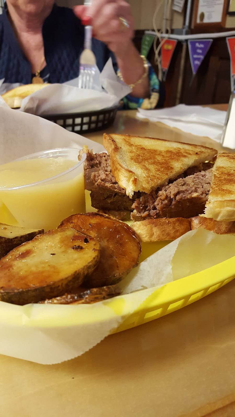 Desperados | restaurant | 6857 Lima St, Huntsville, OH 43324, USA | 9376860104 OR +1 937-686-0104