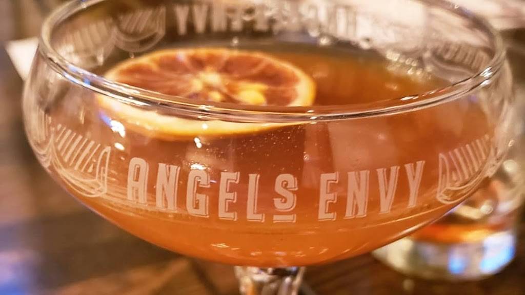 Blood & Sand | restaurant | 1500 St Charles St, St. Louis, MO 63103, USA | 3142417263 OR +1 314-241-7263