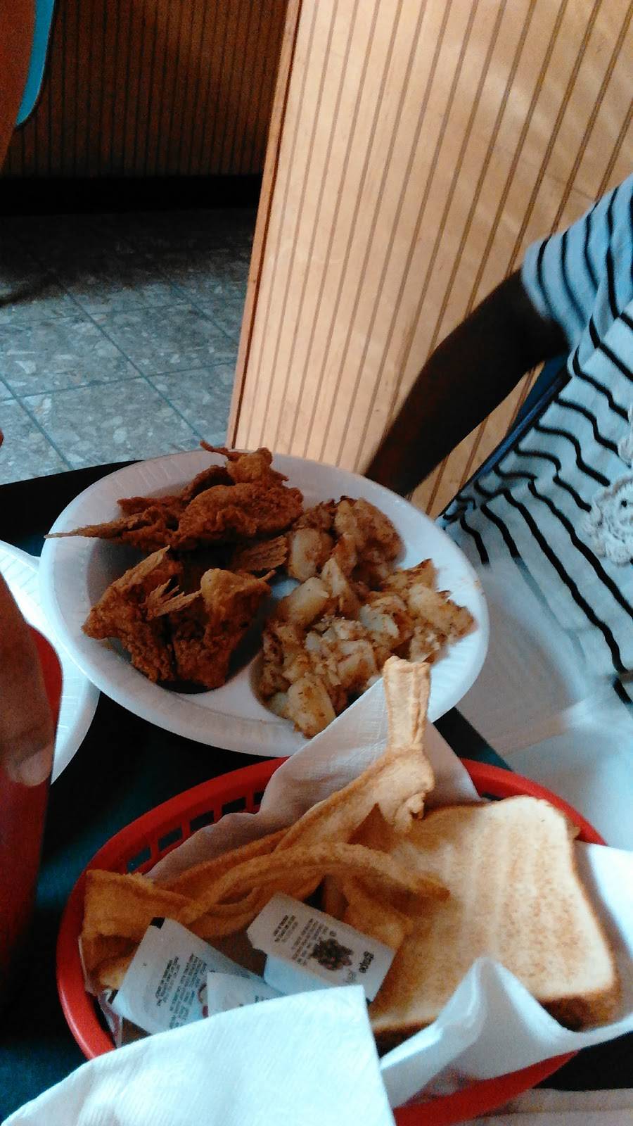 Nikis Food Shop | restaurant | 2200 Beatties Ford Rd, Charlotte, NC 28216, USA | 7043982638 OR +1 704-398-2638