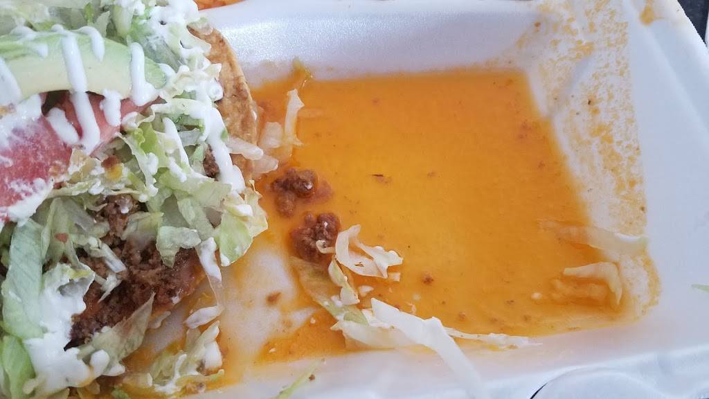 Tomatillo Taco Ville | restaurant | 2943 W Irving Park Rd, Chicago, IL 60618, USA | 7736541350 OR +1 773-654-1350