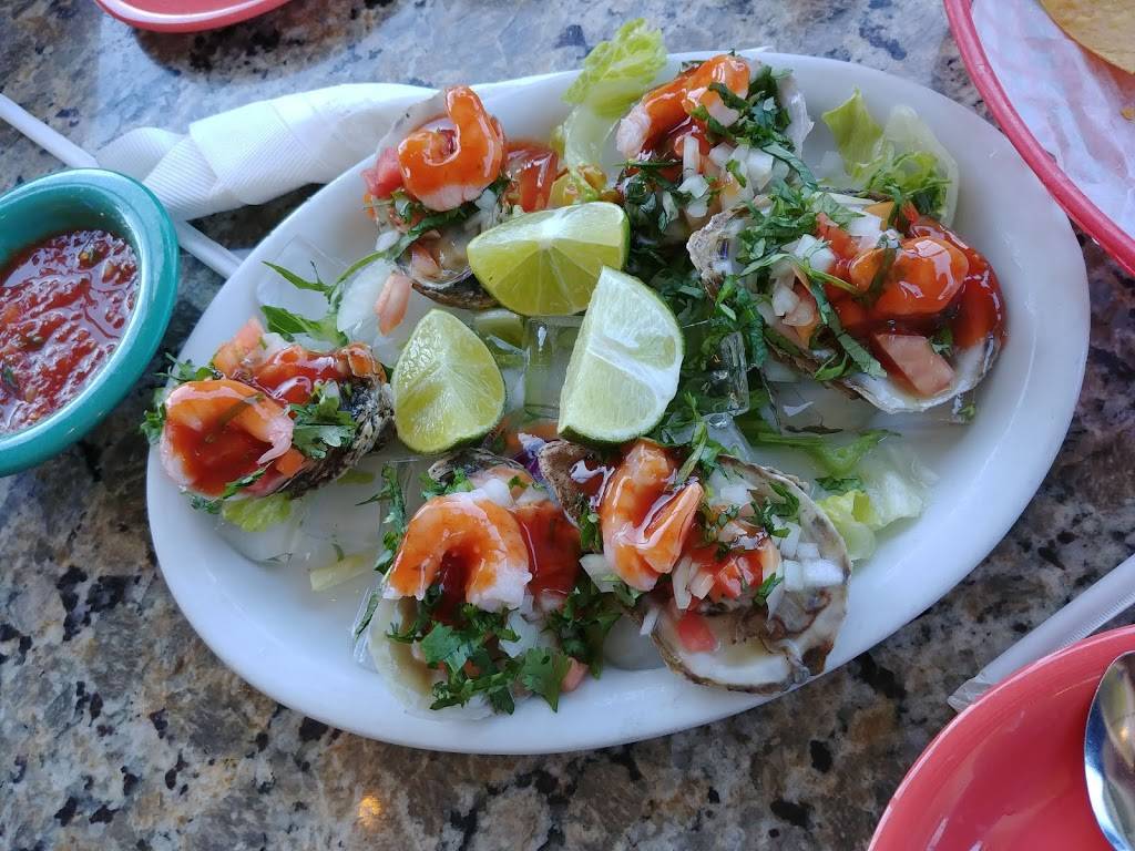 Mariscos Puerto Nuevo | restaurant | 580 Broadway Ave, Seaside, CA 93955, USA | 8315830411 OR +1 831-583-0411
