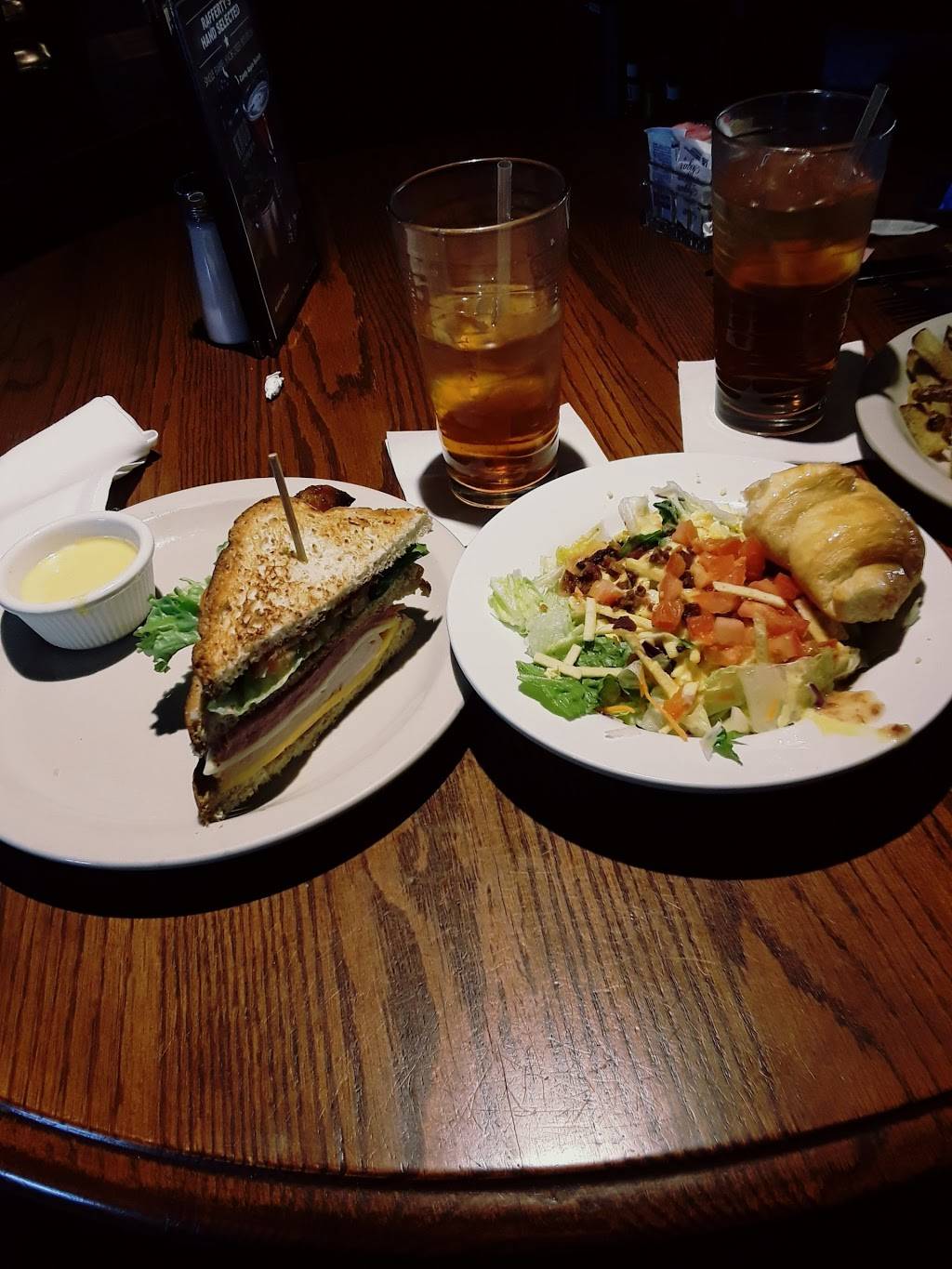 Raffertys | restaurant | 1400 N Green River Rd, Evansville, IN 47715, USA | 8124710024 OR +1 812-471-0024