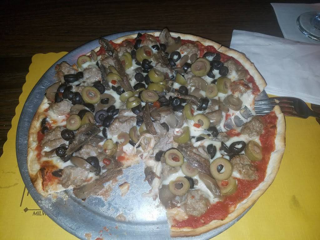 Crabbys Bar & Grill | restaurant | 2113 E Oklahoma Ave, Milwaukee, WI 53207, USA | 4147699999 OR +1 414-769-9999