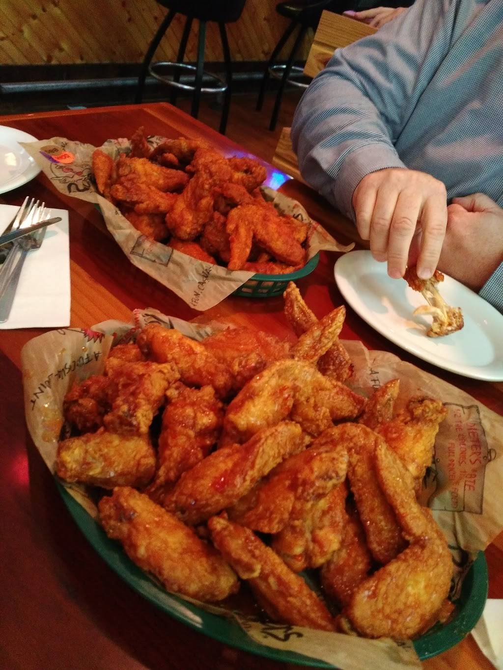 Roosters | restaurant | 400 W Main St, Xenia, OH 45385, USA | 9373764444 OR +1 937-376-4444