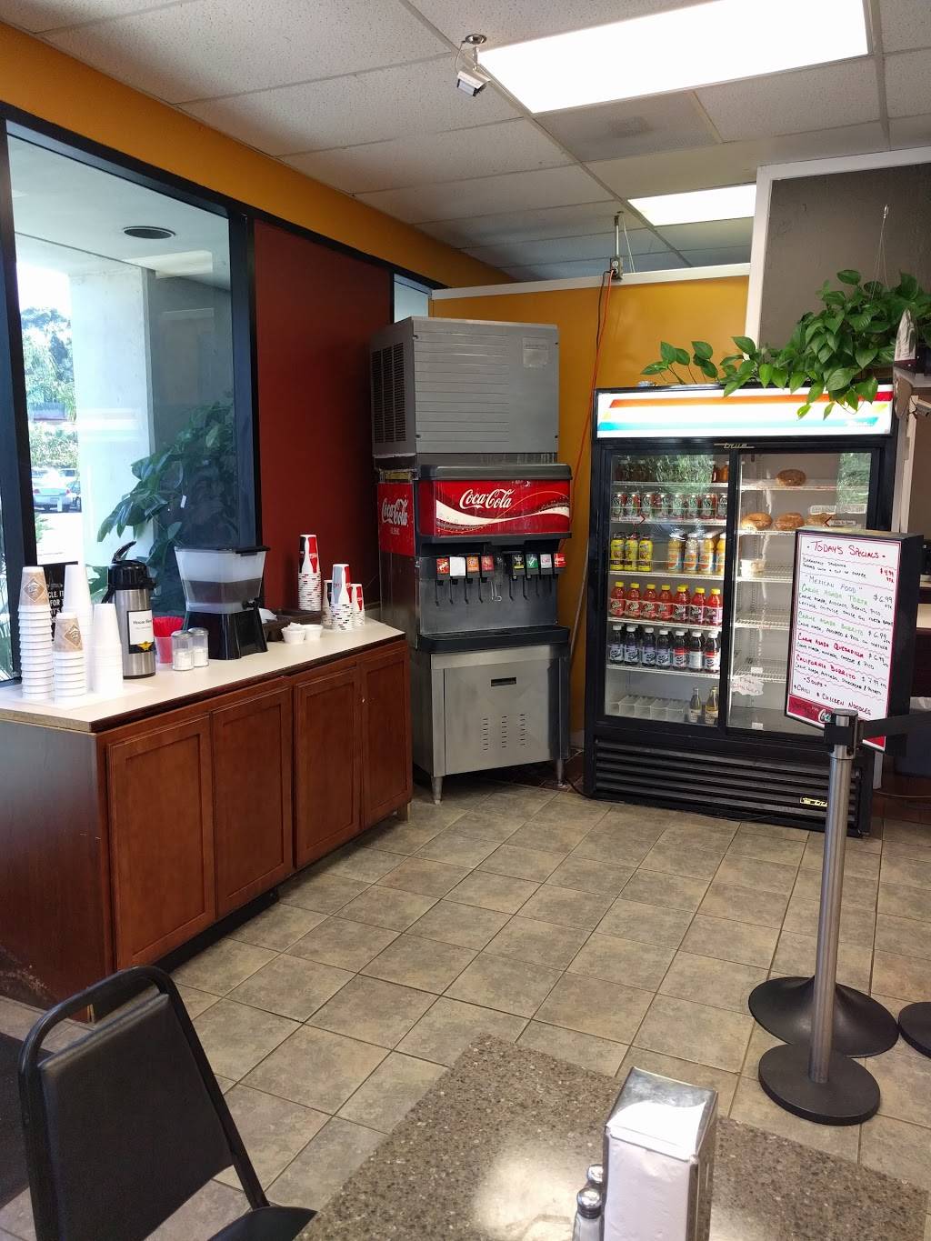 Summers Deli & Catering | restaurant | 16885 Via Del Campo Ct #115, San Diego, CA 92127, USA | 8586734004 OR +1 858-673-4004