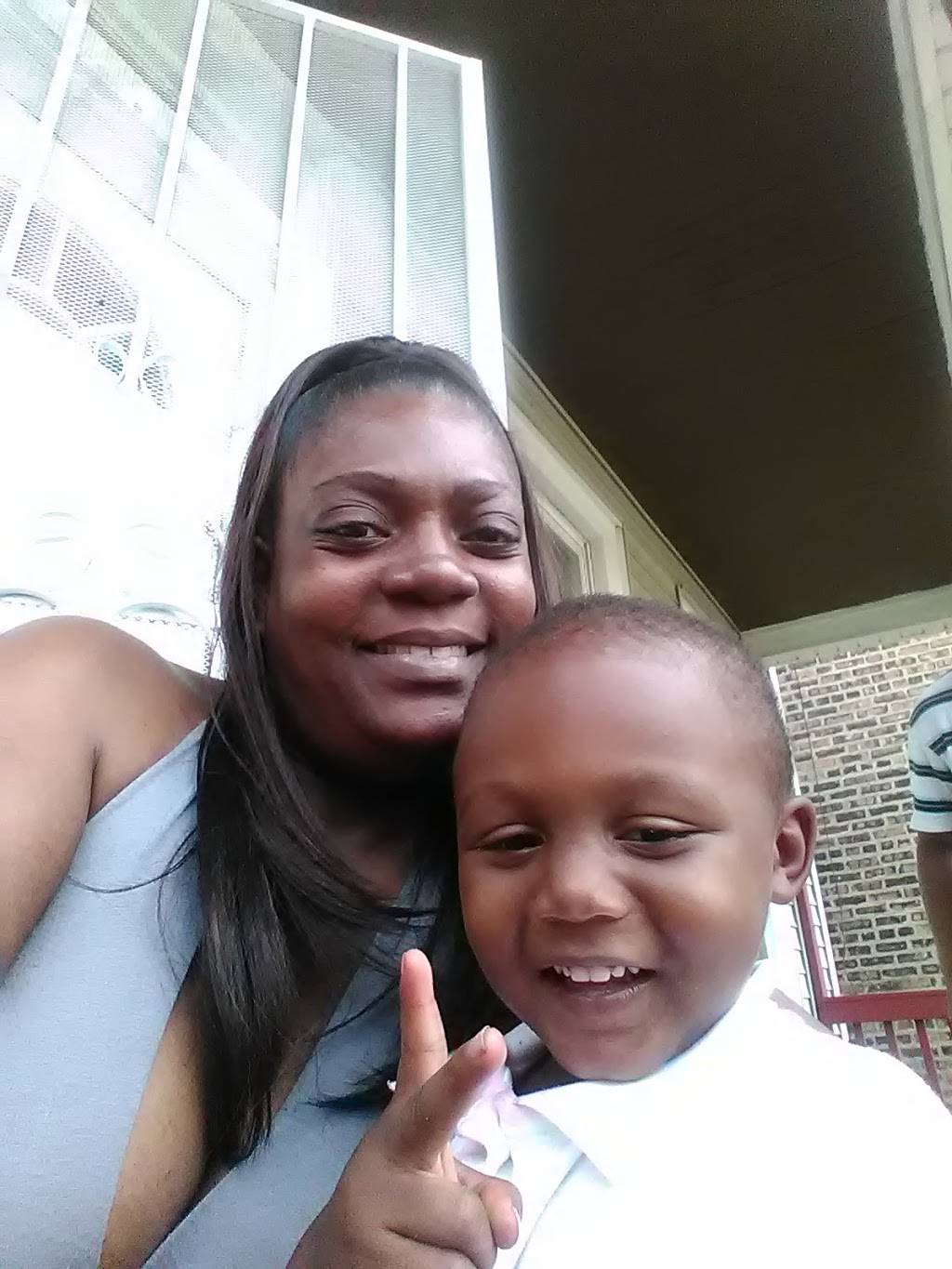 White Castle | restaurant | 6646 S Halsted St, Chicago, IL 60621, USA | 7738731855 OR +1 773-873-1855