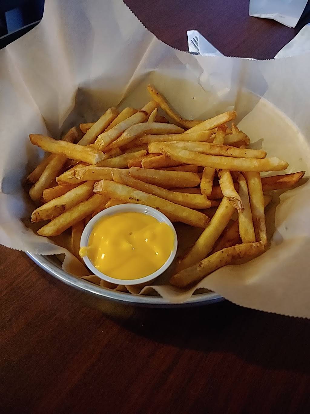 Xs & Os Sports Bar - Bridgeview | restaurant | 7801 W 79th St, Bridgeview, IL 60455, USA | 7087289696 OR +1 708-728-9696