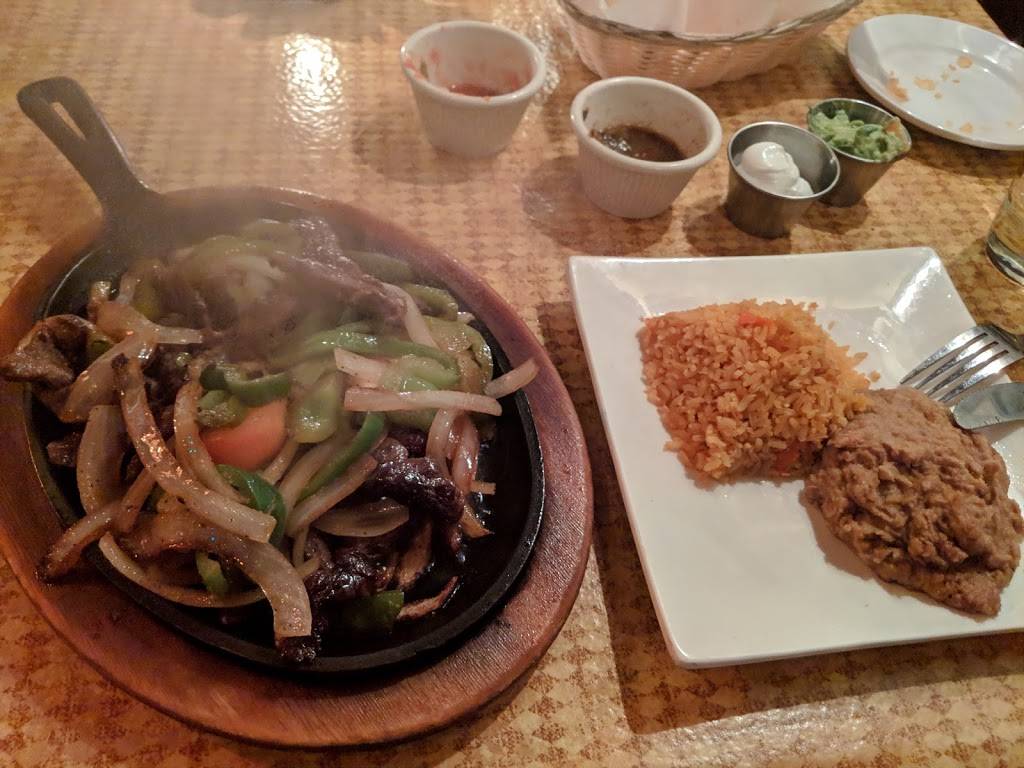 El Mariachi Tequila Restaurant | restaurant | 3420 N Broadway, Chicago, IL 60640, USA | 7735497020 OR +1 773-549-7020