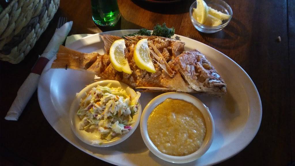 The Clam House Bar & Grill | restaurant | 304 7th St W, Palmetto, FL 34221, USA | 9417218774 OR +1 941-721-8774