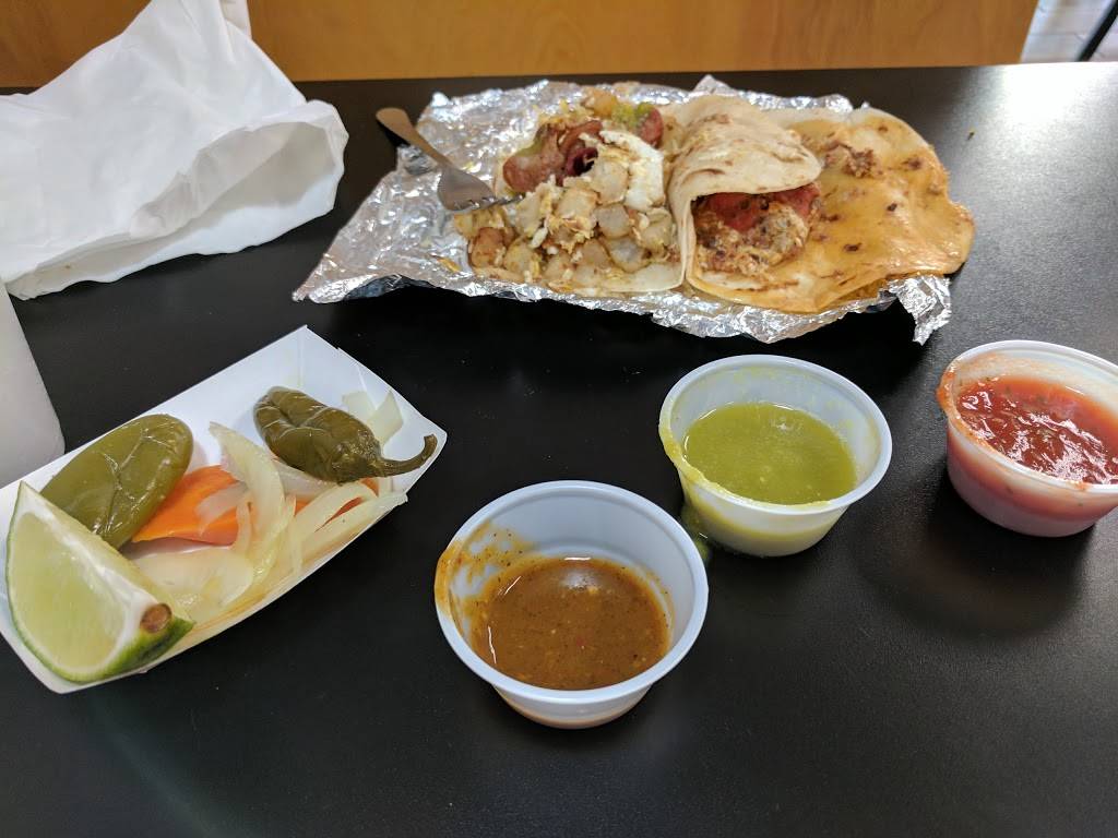 Los Balitos Taco Shop - Bitters | restaurant | 226 W Bitters Rd #116, San Antonio, TX 78216, USA | 2104949131 OR +1 210-494-9131