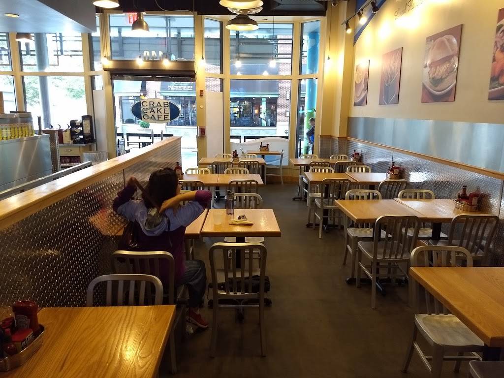 Crab Cake Cafe | restaurant | 140 National Plaza, Oxon Hill, MD 20745, USA | 2407662063 OR +1 240-766-2063