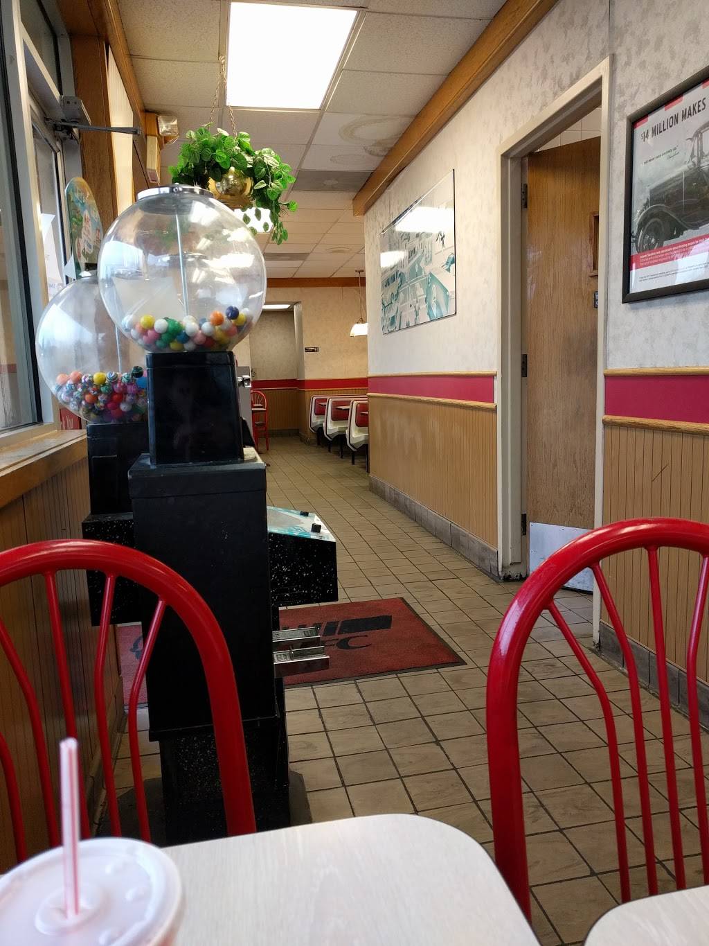 KFC | restaurant | 120 E Jefferson St, Washington, IA 52353, USA | 3196533145 OR +1 319-653-3145