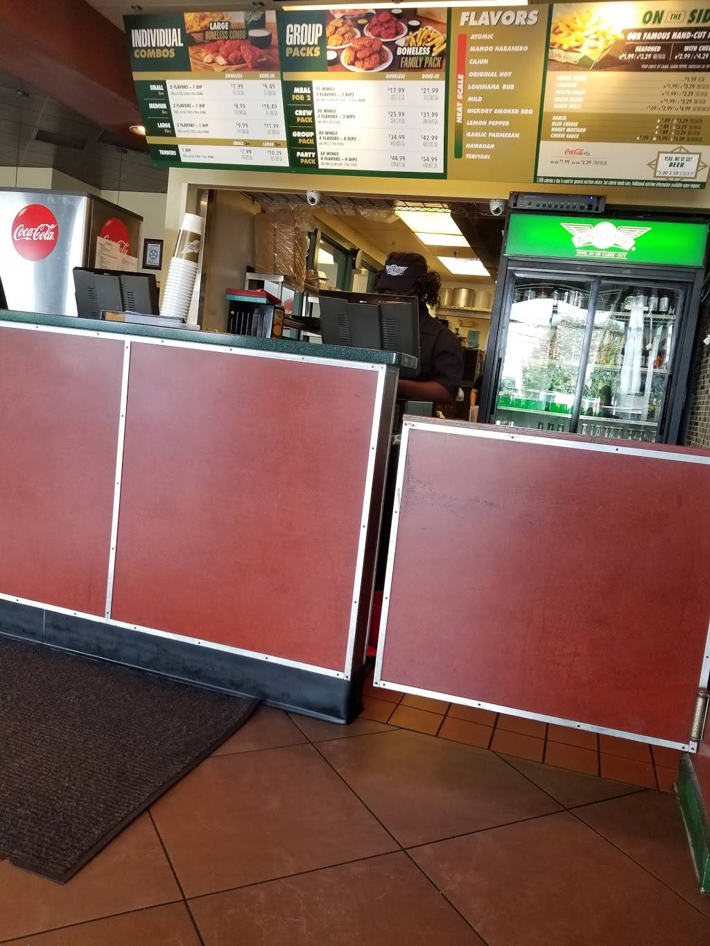 Wingstop | restaurant | 7335 Good Hope Rd, Milwaukee, WI 53223, USA | 4143525555 OR +1 414-352-5555