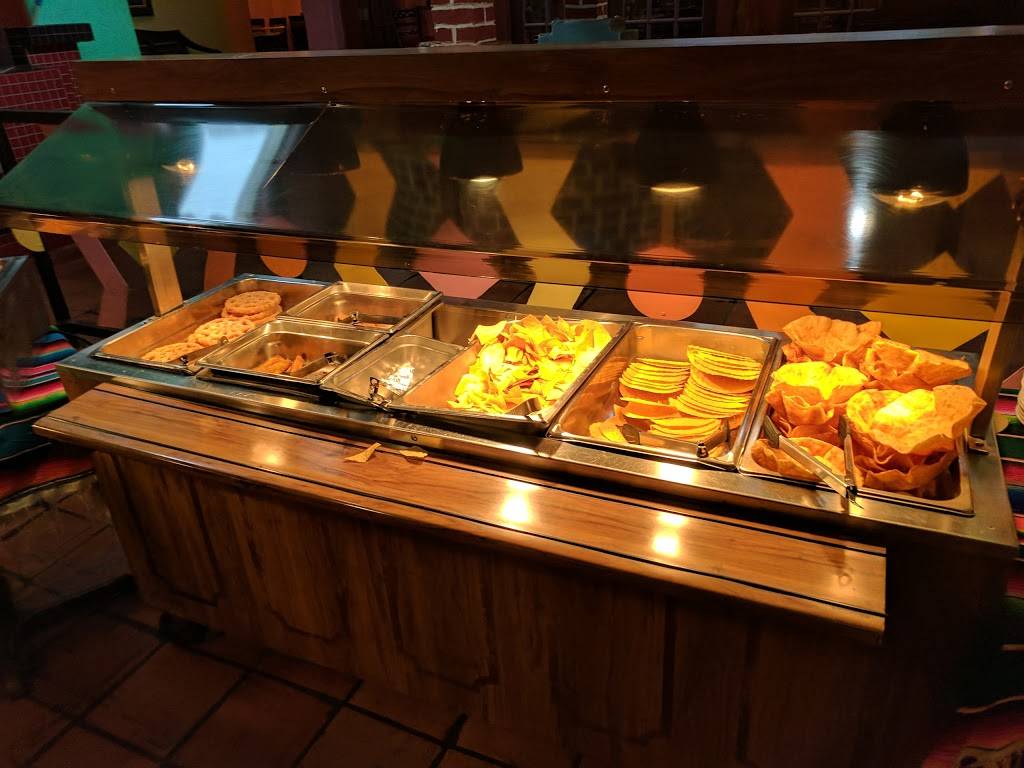 Zapatas Mexican Restaurant & Cantina | restaurant | 8 Eastport Plaza Dr, Collinsville, IL 62234, USA | 6183431337 OR +1 618-343-1337