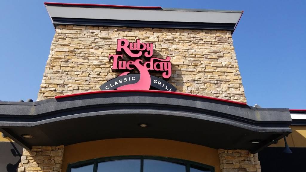 Ruby Tuesday | restaurant | 905 Hartford Turnpike, Waterford, CT 06385, USA | 8604379825 OR +1 860-437-9825