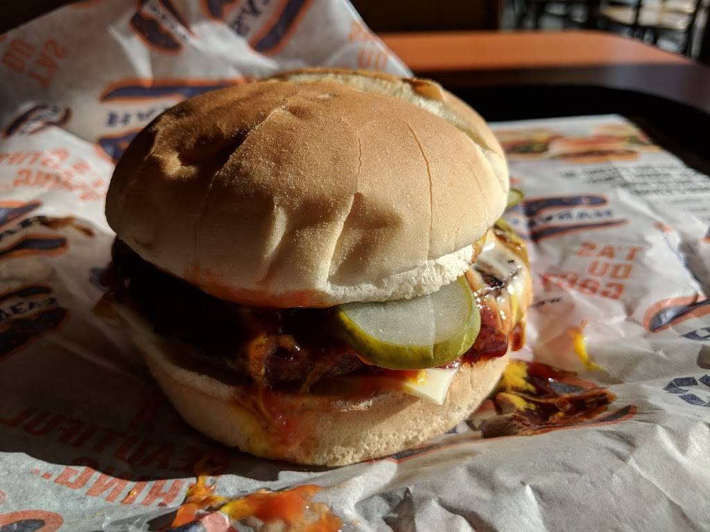 Harveys | restaurant | 6620 Finch Ave W, Etobicoke, ON M9V 5H7, Canada | 4167457500 OR +1 416-745-7500