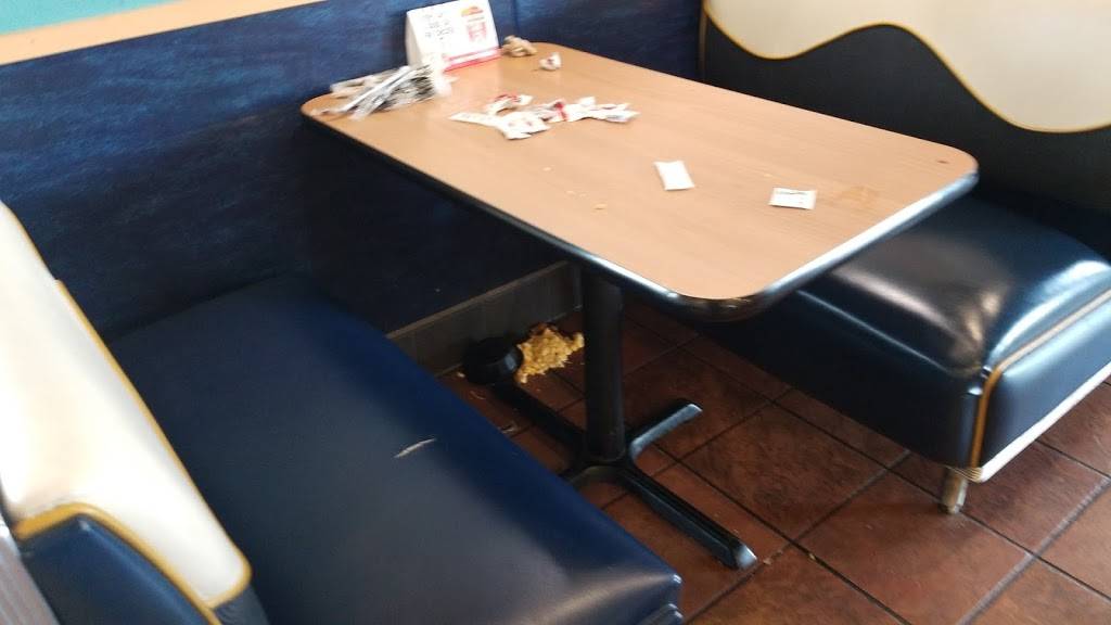 KFC | restaurant | 6104 University Ave, Cedar Falls, IA 50613, USA | 3192668551 OR +1 319-266-8551
