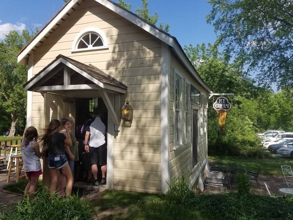 Paoli Bread and Brat Haus | restaurant | 6890 Paoli Rd, Belleville, WI 53508, USA | 6086363320 OR +1 608-636-3320