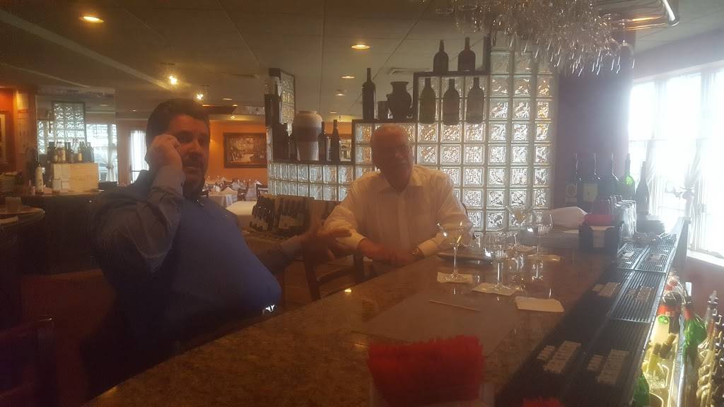 Luigis | restaurant | 400 S Oyster Bay Rd B, Hicksville, NY 11801, USA | 5169327450 OR +1 516-932-7450