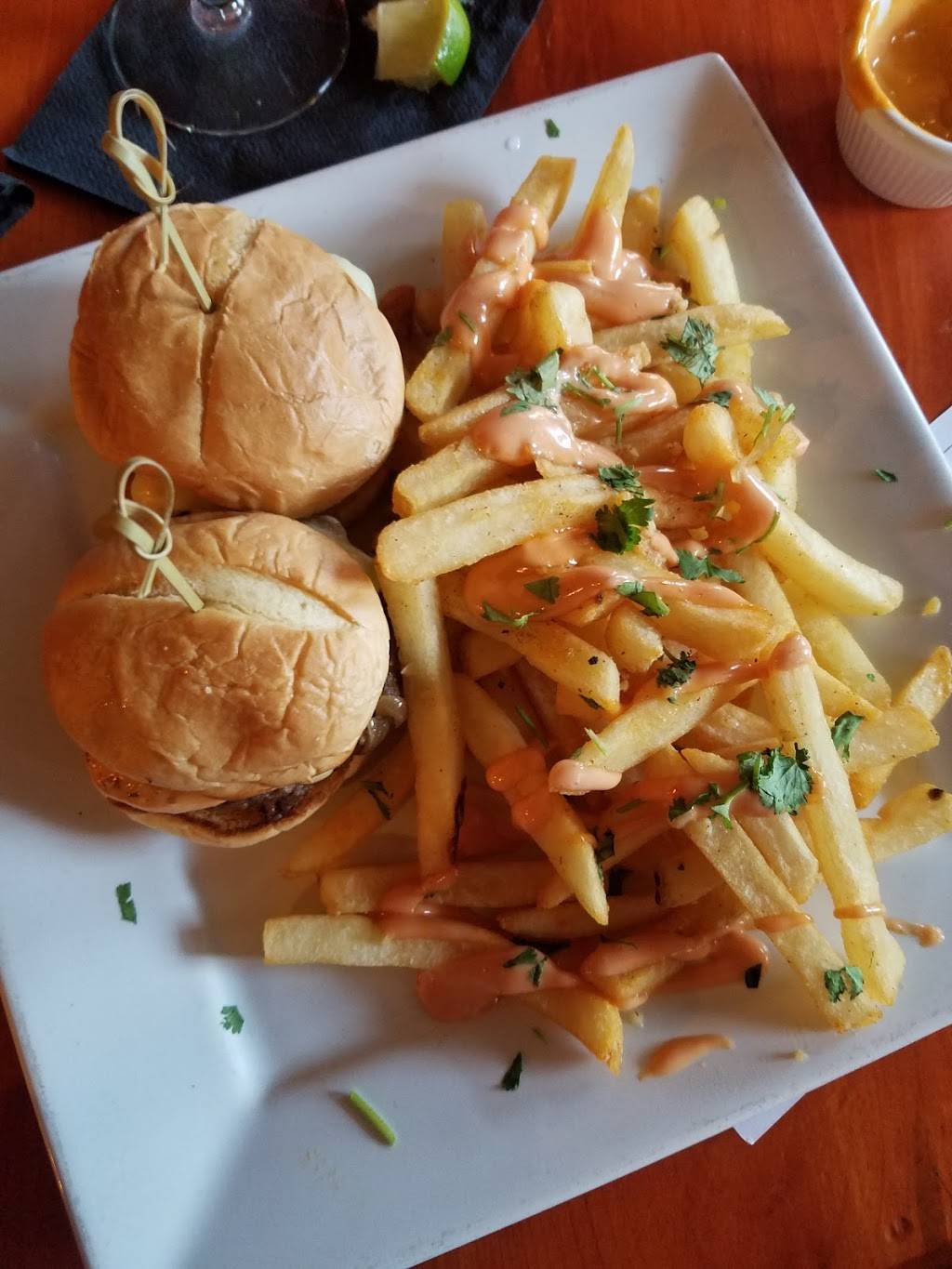 Lolas Lounge | restaurant | 9085 Elk Grove Blvd, Elk Grove, CA 95624, USA | 9166855652 OR +1 916-685-5652