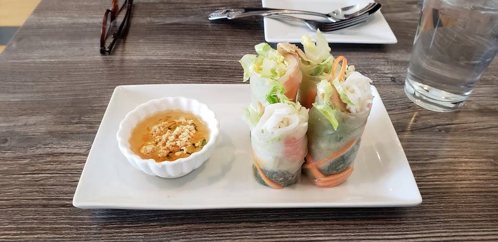 Naviyas Thai Brasserie | restaurant | 2812 W 43rd St, Minneapolis, MN 55410, USA | 6122765061 OR +1 612-276-5061