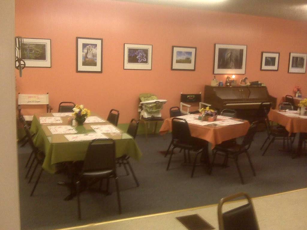 Mitzis Place | restaurant | 112 E Main St, Dayton, PA 16222, USA | 8142570122 OR +1 814-257-0122